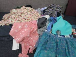 lot 53 image: Lot of Assorted Girls NWT Clothes S...