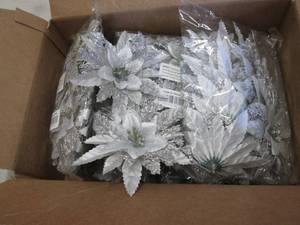 lot 102 image: 6 pks Silver Poinsettia Dcor...