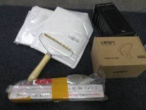 lot 141 image: 4 Lint Removers, Meat Thermometer S...