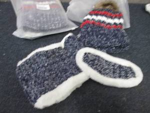lot 161 image: 2 Ladies Stocking Hat Sets...