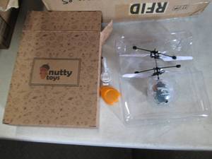 lot 173 image: Box of 20 Nutty Toys Magic Flying B...