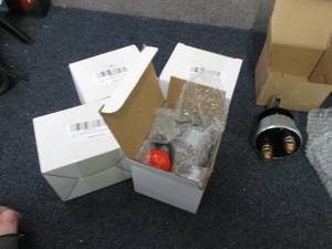 lot 175 image: 5 New Carburetors...
