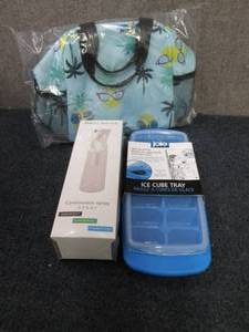 lot 179 image: Insulated Lunch Bag, Spray Bottle, ...