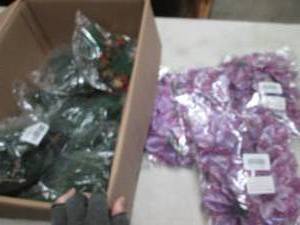 lot 272 image: Box of Assorted Holiday Floral...
