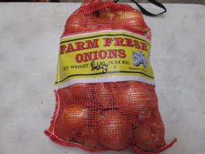lot 273 image: 10 lbs Farm Fresh Onions...