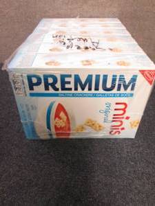 lot 305 image: 6- 11 oz Boxes Nabisco Premium Mini...