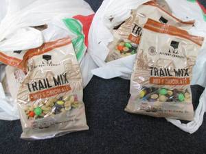 lot 343 image: 24- 3.5oz Bags Trail Mix past date,...