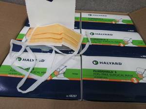 lot 415 image: Case of 300 Halyard FLUIDSHIELD 3 D...