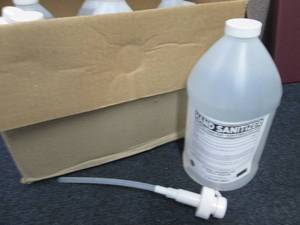 lot 422 image: 2 Cases of 6-12 Gallon Jugs Hand S...