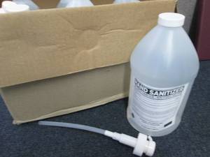 lot 423 image: 2 Cases of 6-12 Gallon Jugs Hand S...
