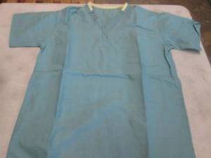 lot 432 image: Case of 12 Small Scrub Tops...