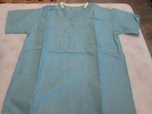 lot 434 image: Case of 12 Small Scrub Tops...