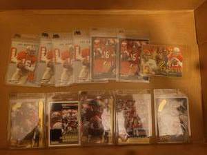 lot 32 image: Lot Of 12 Joe Montana Cards