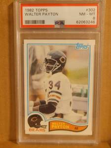 lot 9 image: 1982 Topps Walter Payton PSA 8