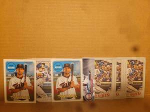 lot 25 image: Lot Of 15 Eddie Rosario Cards