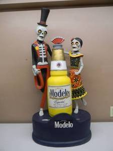 lot 1 image: RARE - Modelo Beer  - OVER SIZED DAY OF THE DEAD BOBBLE HEAD STATUE - ABSOLUTELY FANTASTIC PIECE - NICE - APPROX 44 TALL - SEE PICTURES