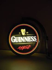 lot 18 image: VINTAGE GUINNESS PUB LIGHT, DOUBLE SIDED - WORKS - NICE - RARE FANTASTIC PIECE - APPROX 20 - SEE PICTURES