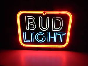 lot 29 image: RARE - VINTAGE BUD LIGHT NEON LIGHT - WORKS GREAT OLD SCHOOL PIECE - NICE - APPROX 20 By 17 - SEE PICTURES