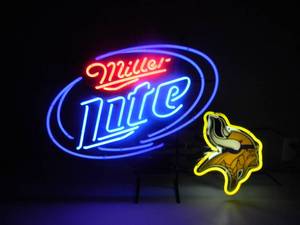 lot 54 image: VINTAGE MINNESOTA VIKINGS & MILLER LITE NEON LIGHT - WORKS - FANTASTIC PIECE - APPROX 33 By 23 - SEE PICTURES