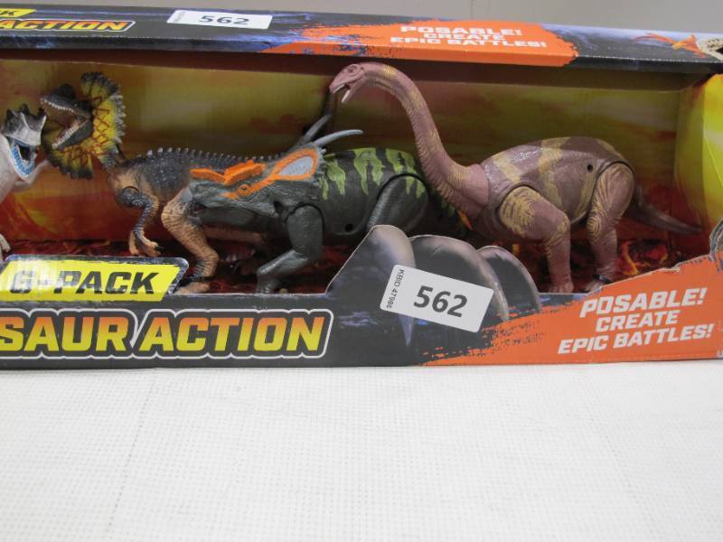 lot 370 image: NEW Members Mark 9 Dinosaur Action 6 Pack - Poseable