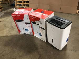 lot 10 image: Frigidarie Humidifiers, Customer return, Review all pictures
