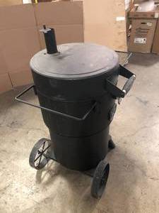 lot 28 image: OKLAHOMA JOES  Bronco Charcoal Drum Smoker Grill in Black with 284 sq. in. Cooking Space customer return review photos