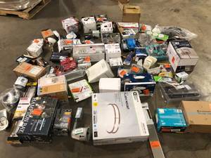 Mix lot of Small Housewares, small garage items, customer returns, review all pictures