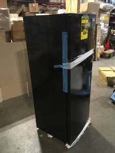 lot 26 image: Magic Chef  7.3 cu. ft. 2-Door Mini Fridge in Black with Freezer Customer returns, Review all pictures
