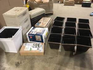 lot 29 image: Mix lot of Gardening pots, Customer returns, review all pictures Customer return , review all pictures