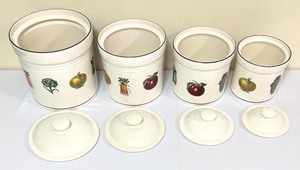lot 98 image: Farmers Market 4 Canister Set by Pfaltzgraff