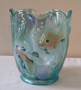 lot 29 image: Fenton Iridescent Atlantis Koi Fish Vase