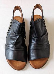lot 45 image: Miz Mooz Dylan Black Leather Sandals