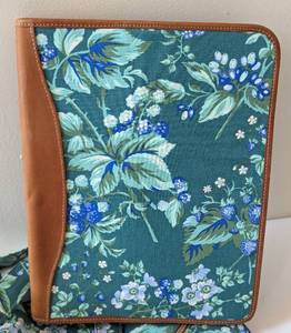 lot 54 image: Laura Ashley Green Floral Duffel Bag and Accessories