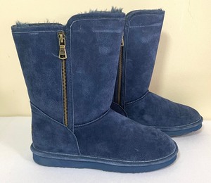lot 120 image: New Lamo Footwear Classic Collection Juniper Navy Boots
