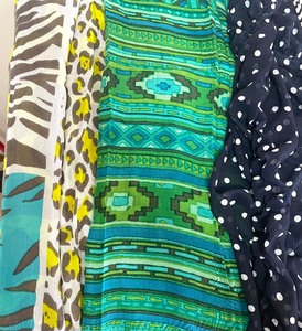 lot 123 image: 7 Sensational Scarves