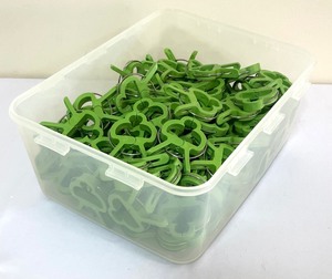lot 134 image: Lots of Hamptons Plant Clips