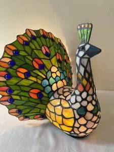 lot 333 image: Stained Glass Look Peacock Accent Lamp