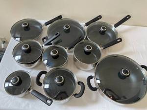 lot 336 image: Assorted Cooks Essentials Pots and Pans with Lids