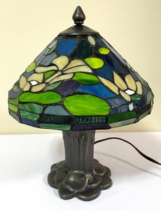 lot 165 image: Pretty Petite Stained Glass and Plastic Lamp