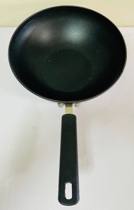 lot 190 image: 6 Cooks Essential Pans
