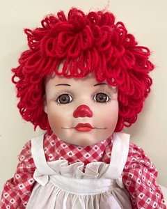 lot 191 image: Marie Osmond Limited Edition Raggedy Ann and Andy Dolls
