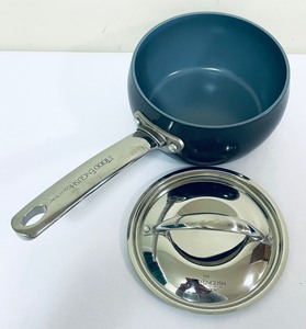 lot 227 image: Grand Green Pan Grouping