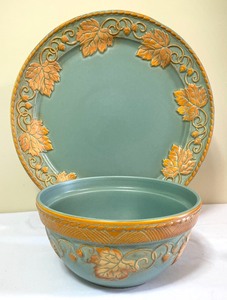 lot 232 image: Beautiful Platter and Bowl Combination
