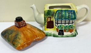 lot 242 image: Vintage Tony Carter Cottage Tea Shop Pot