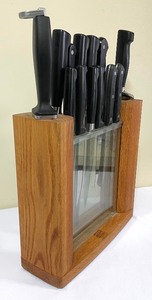lot 243 image: Sabatier Knife Holder with Knives by Sabatier, Wusthof, Mulino and Tristar