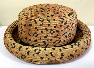 lot 258 image: Great Hat Grouping