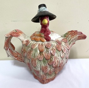 lot 270 image: Fitz & Floyd Pilgrims Progress Porcelain Serving Pieces and Decor