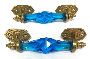 lot 275 image: Beautiful Blue Jar and Drawer Handles
