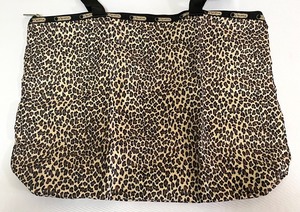 lot 292 image: Le Sportsac Tote and Matching Pouch