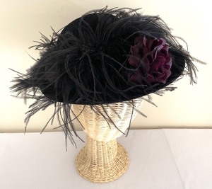 lot 352 image: Seven Sassy Hats